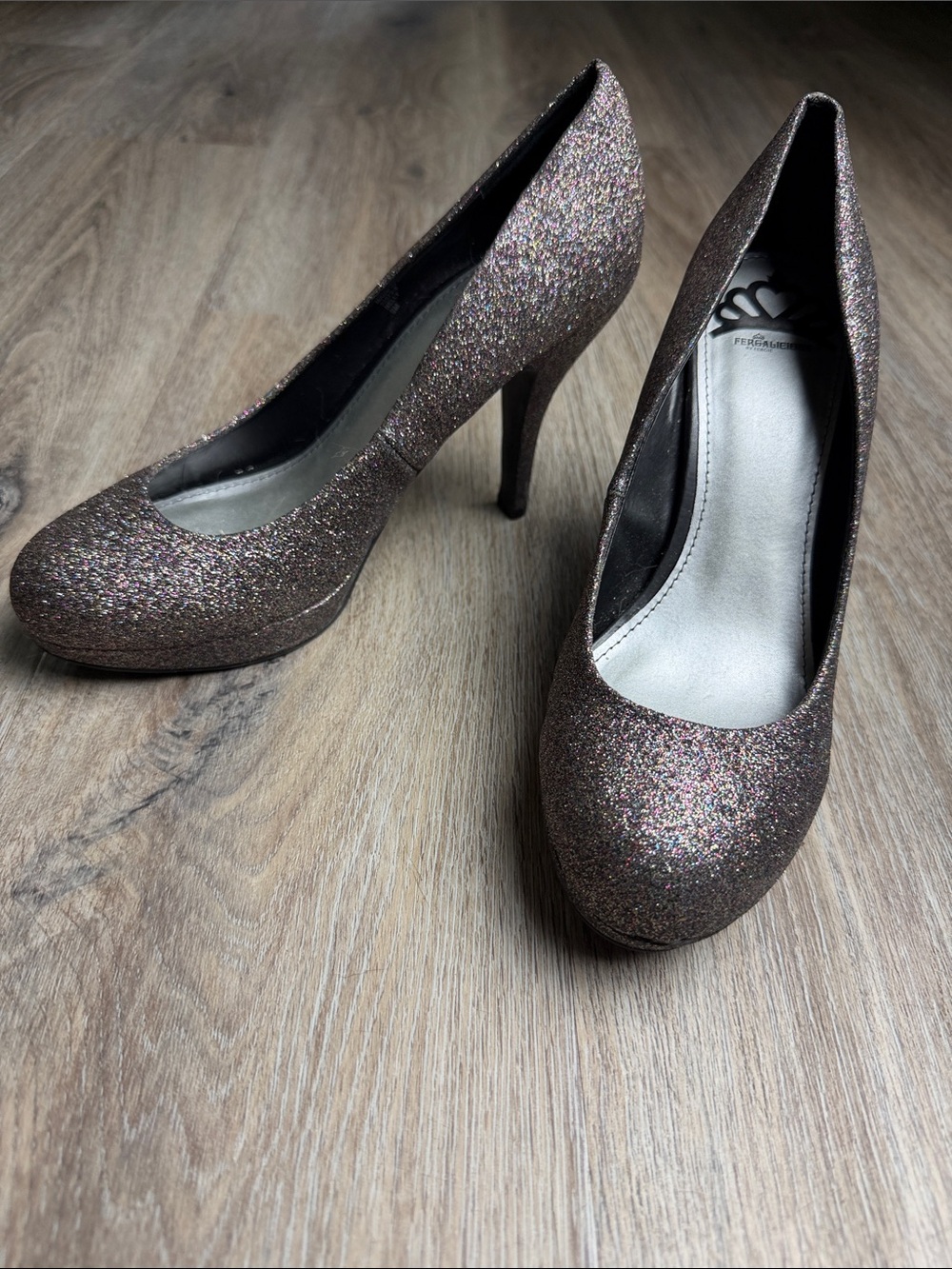 Fergalicious by Fergie Nelly Glitter Platform Pumps Size 9M